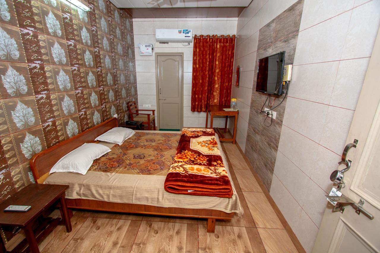 National Guest House Jalandhar Eksteriør billede
