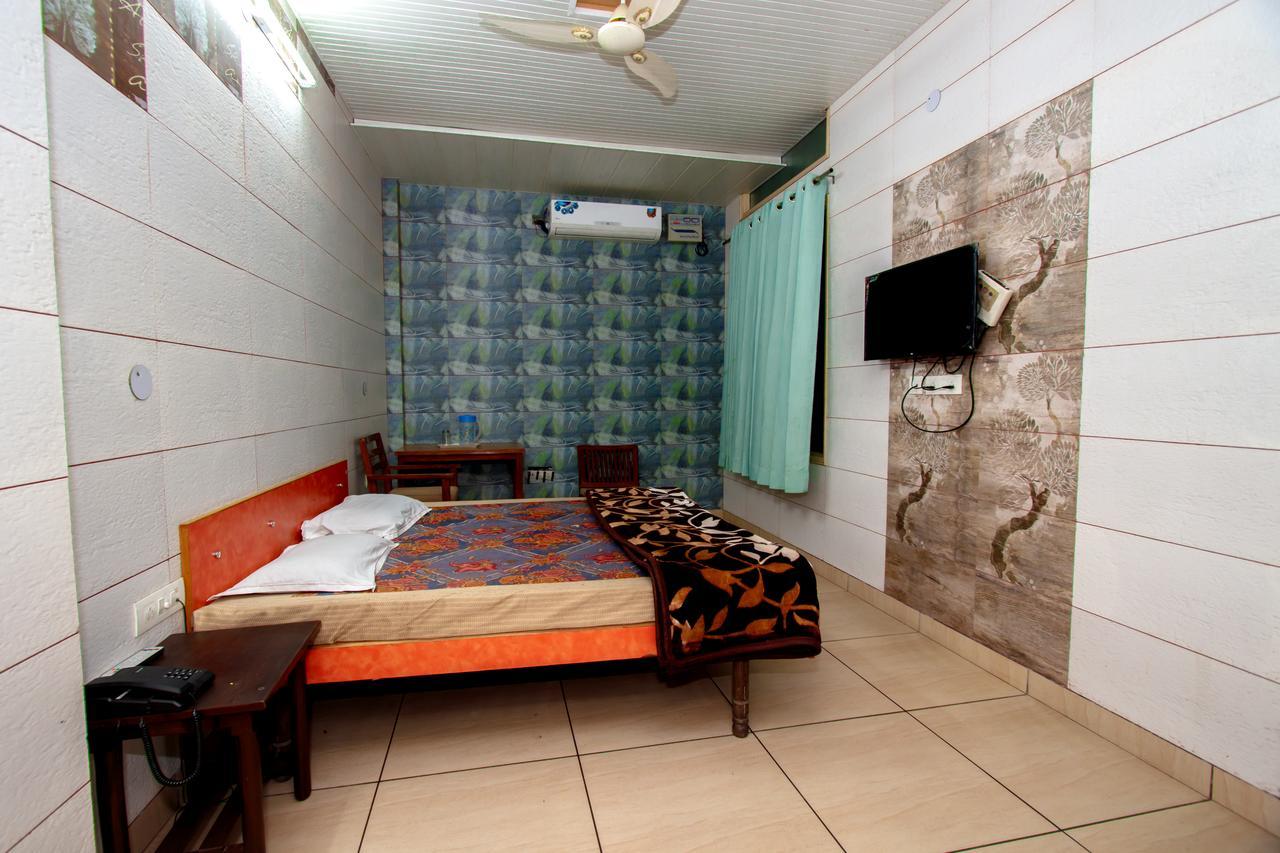 National Guest House Jalandhar Eksteriør billede